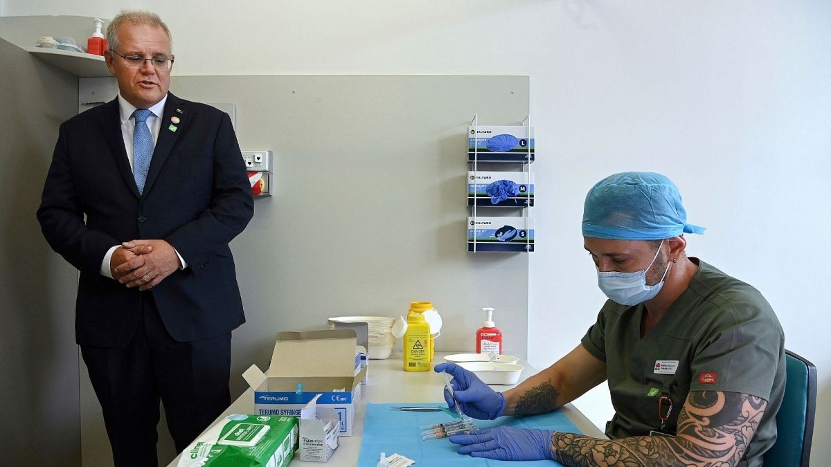 نظارت اسکات موریسون، نخست وزیر استرالیا بر برنامه واکسیناسیون در کشورش