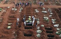 Con más 340.000 fallecidos, Brasil es el segundo país con más fallecidos por COVID en el mundo. Foto del cementerio Vila Formosa en Sao Paulo, Brasil, el 7 de abril de 2021.