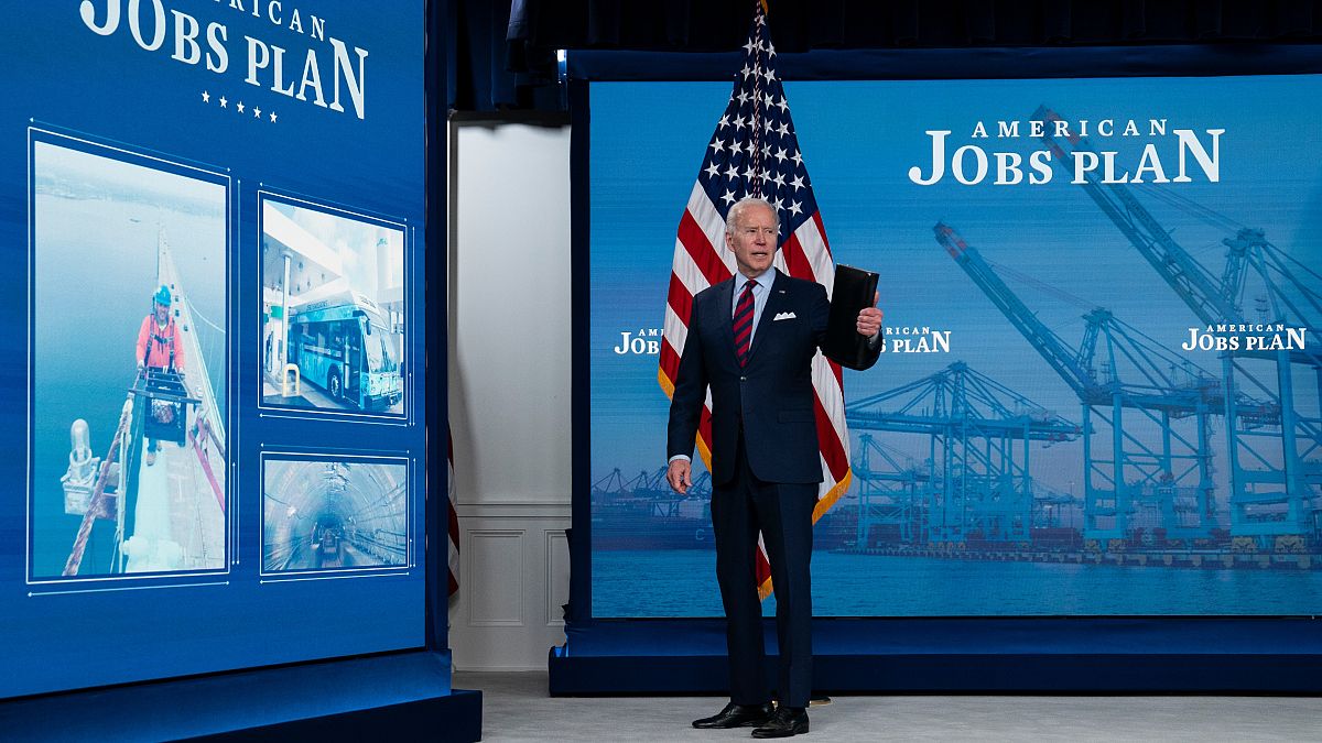 الرئيس الأميركي جو بايدن خلال حديثه في البيت الأبيض عن خطة اقتصادية وخلق الوظائف للأميركيين. 07/04/2021
