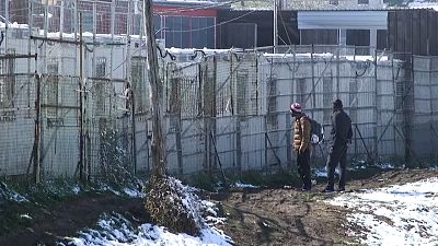 Coronavirus -Ausbrüche in Flüchtlingslagern auf dem Balkan