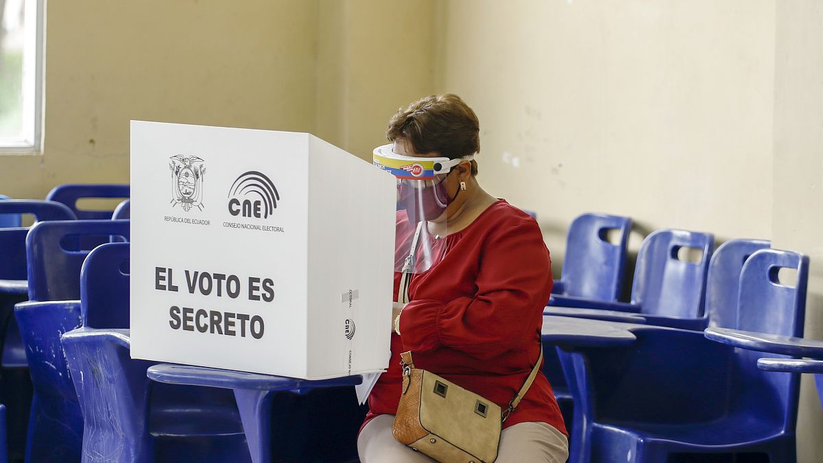 Superwahlsonntag in Südamerika - Präsidentschaftwahlen in Ecuador und Peru 