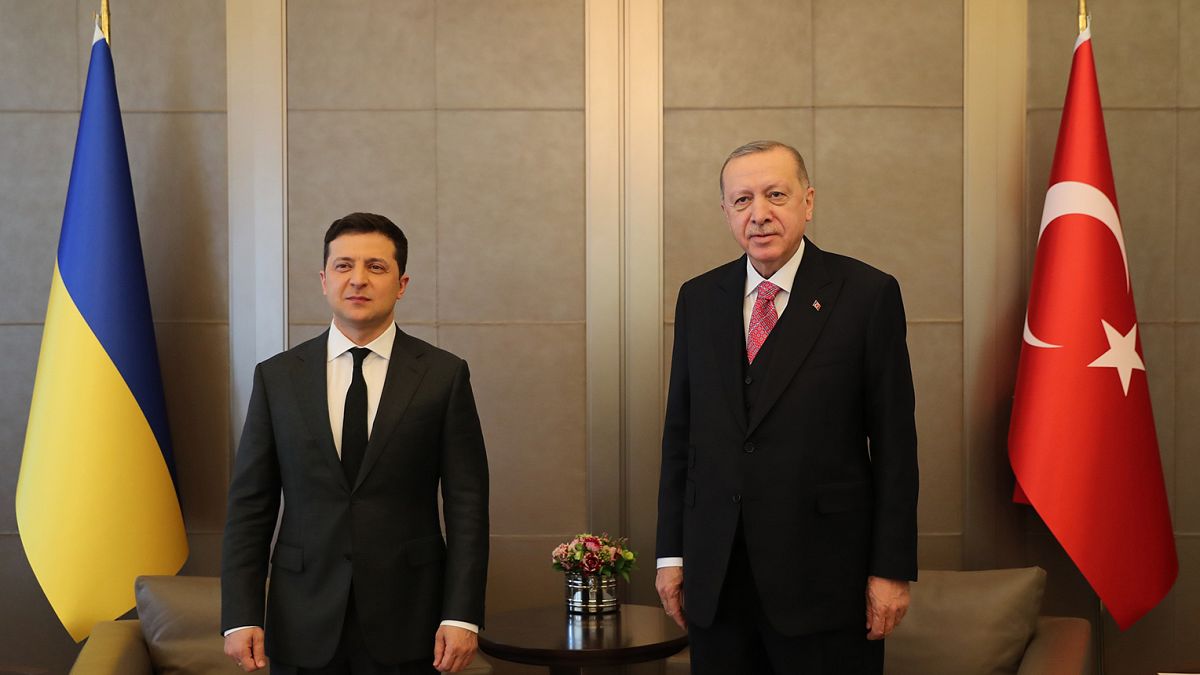 Cumhurbaşkanı Recep Tayyip Erdoğan, Ukrayna Devlet Başkanı Vladimir Zelenski ile Huber Köşkü'nde görüştü