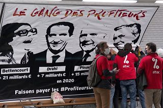Protest in Paris metro against "the profiteers" of the pandemic