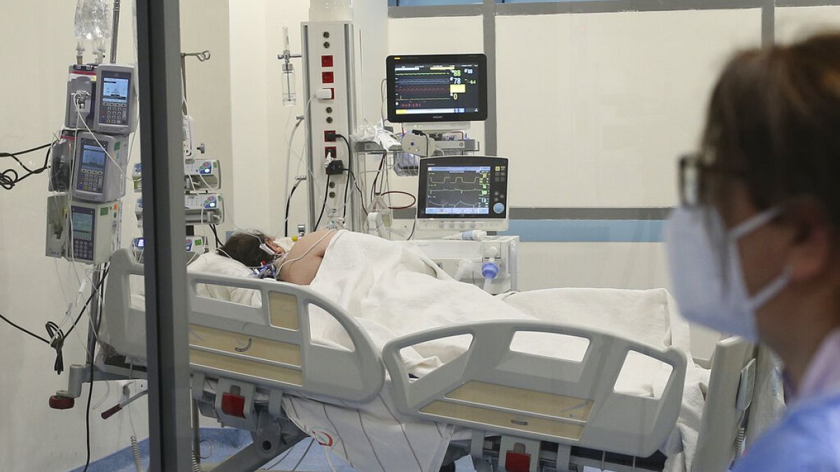 İstanbul'da Covid-19 tedavisi gören bir hasta