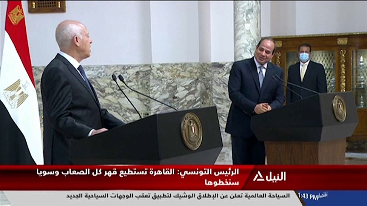 الرئيسان المصري والتونسي خلال مؤتمر صحافي مشترك