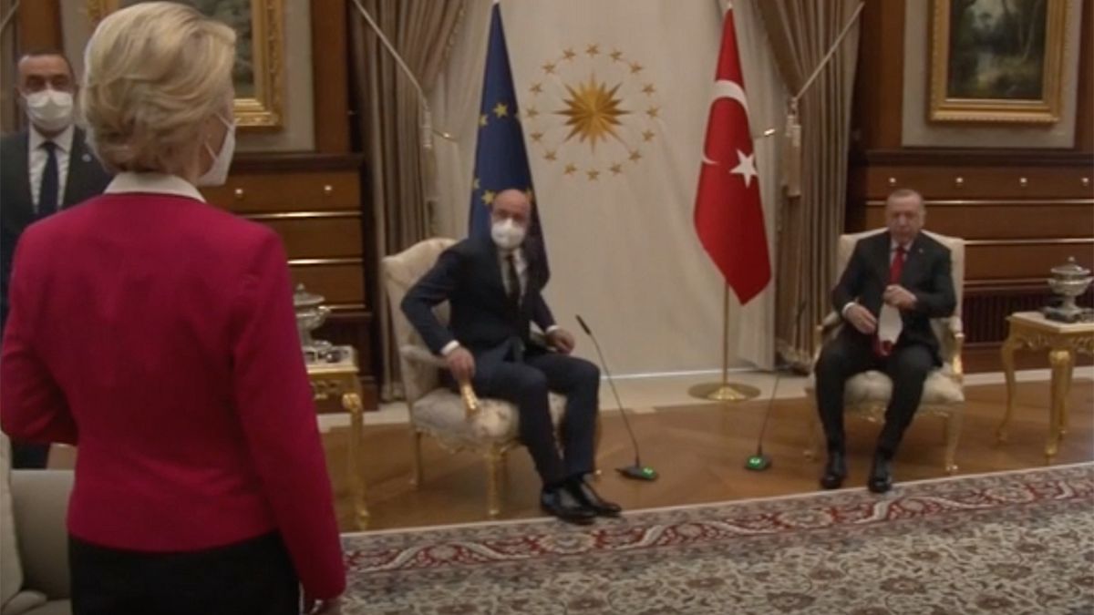 Avrupa Komisyonu Başkanı Ursula von der Leyen, Ankara'da kısa süreli protokol krizi yaşamıştı (ekran görüntüsü)