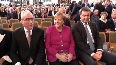 Líder da CSU quer suceder a Angela Merkel