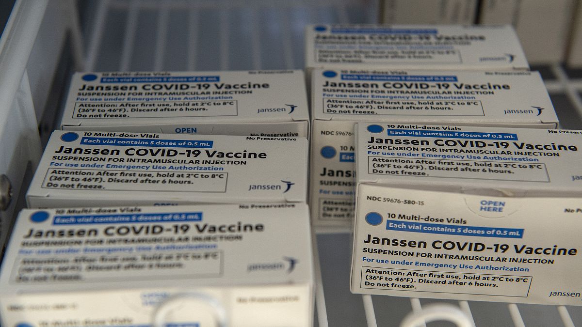 هل ستؤثر الأعراض الجانبية للقاح جونسون أند جونسون على وتيرة التطعيم داخل دول التكتّل