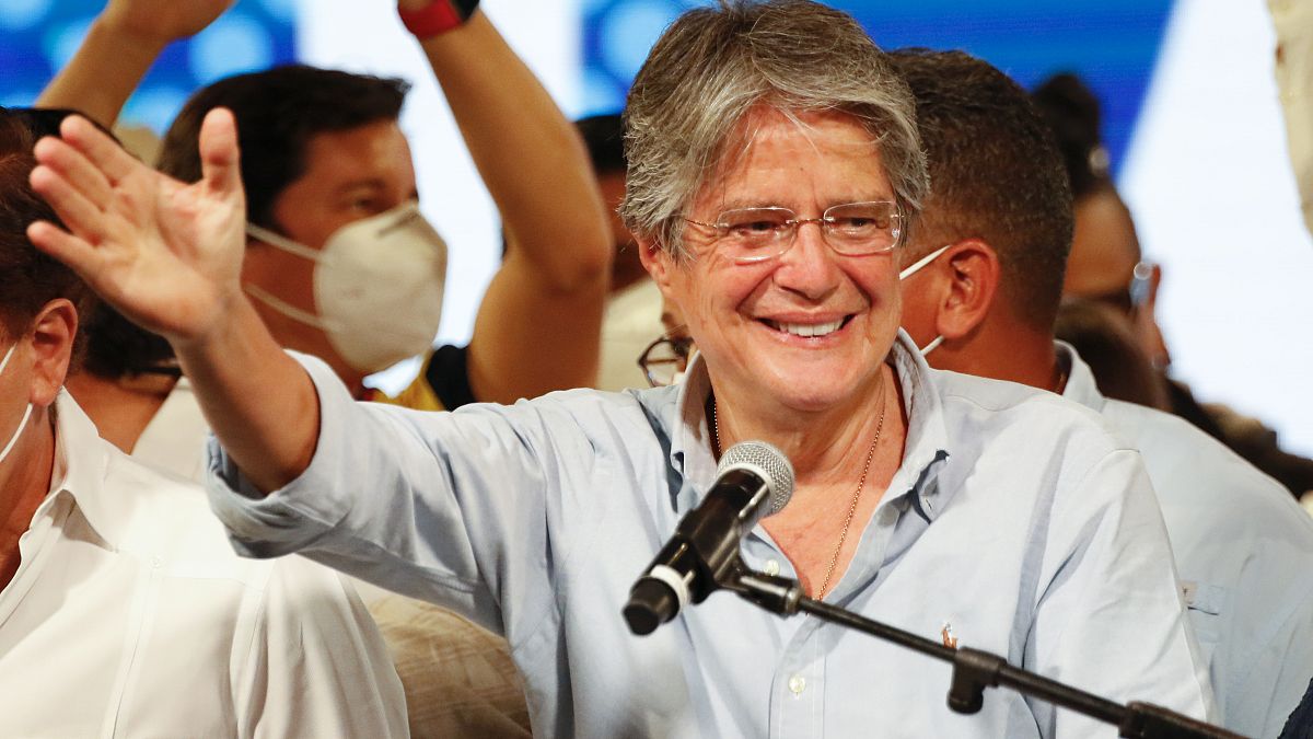 Ο συντηρητικός πρώην τραπεζίτης Γκιγιέρμο Λάσο επικράτησε στον δεύτερο γύρο των προεδρικών εκλογών στον Ισημερινό.