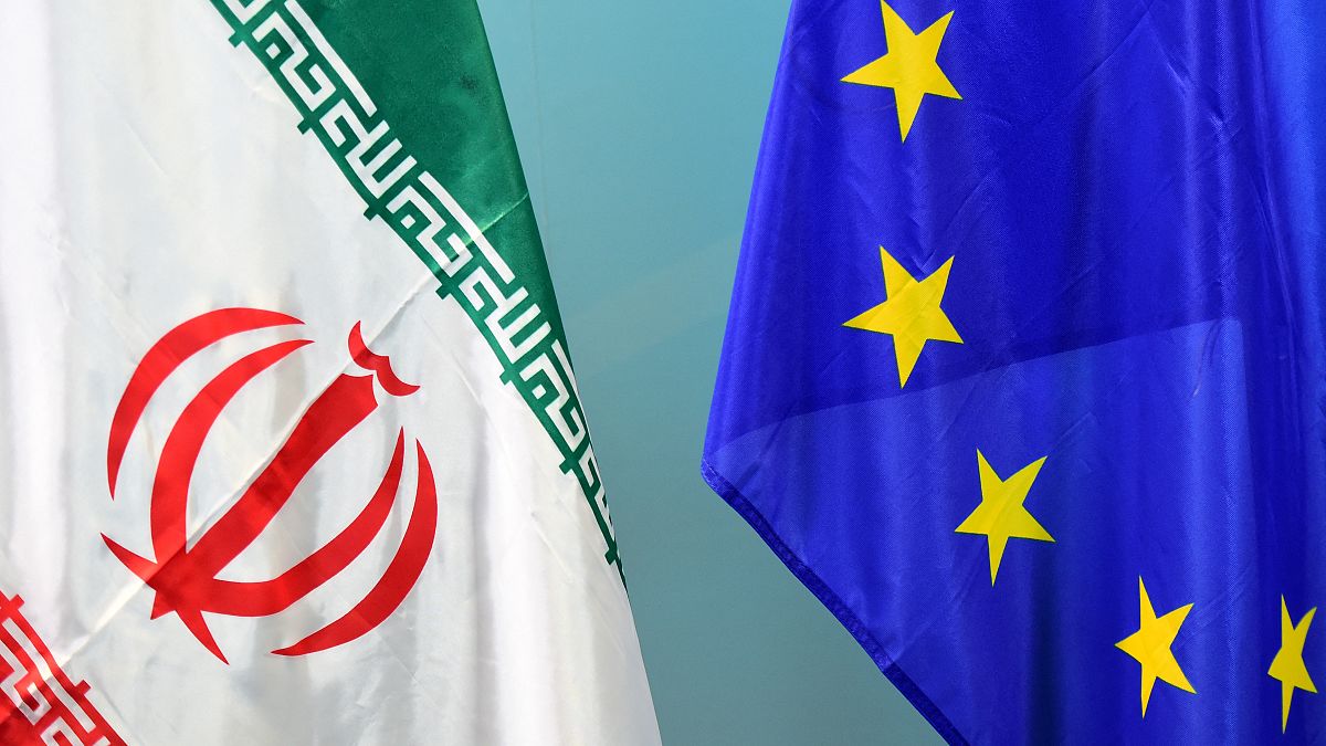پرچم‌های ایران و اتحادیه اروپا