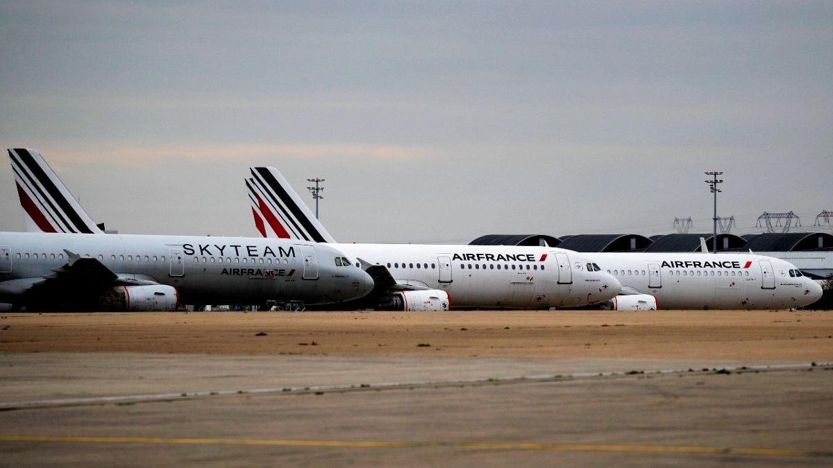 طائرات تابعة لإير فرانس في مطار رواسي في باريس، نوفمبر 2020