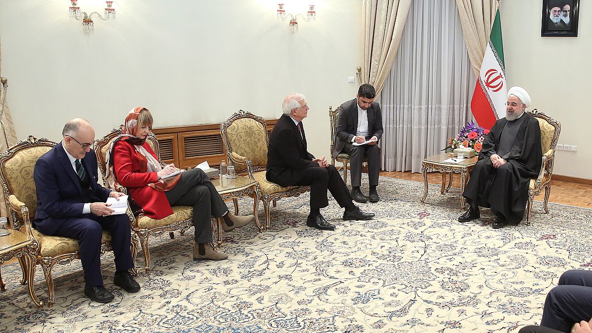 الرئيس حسن روحاني خلال اجتماع مع وفد من الاتحاد الأوروبي، برئاسة نائب رئيس المفوضية الأوروبية جوزيب بوريل، الممثل الأعلى للاتحاد الأوروبي للشؤون الخارجية في طهران.