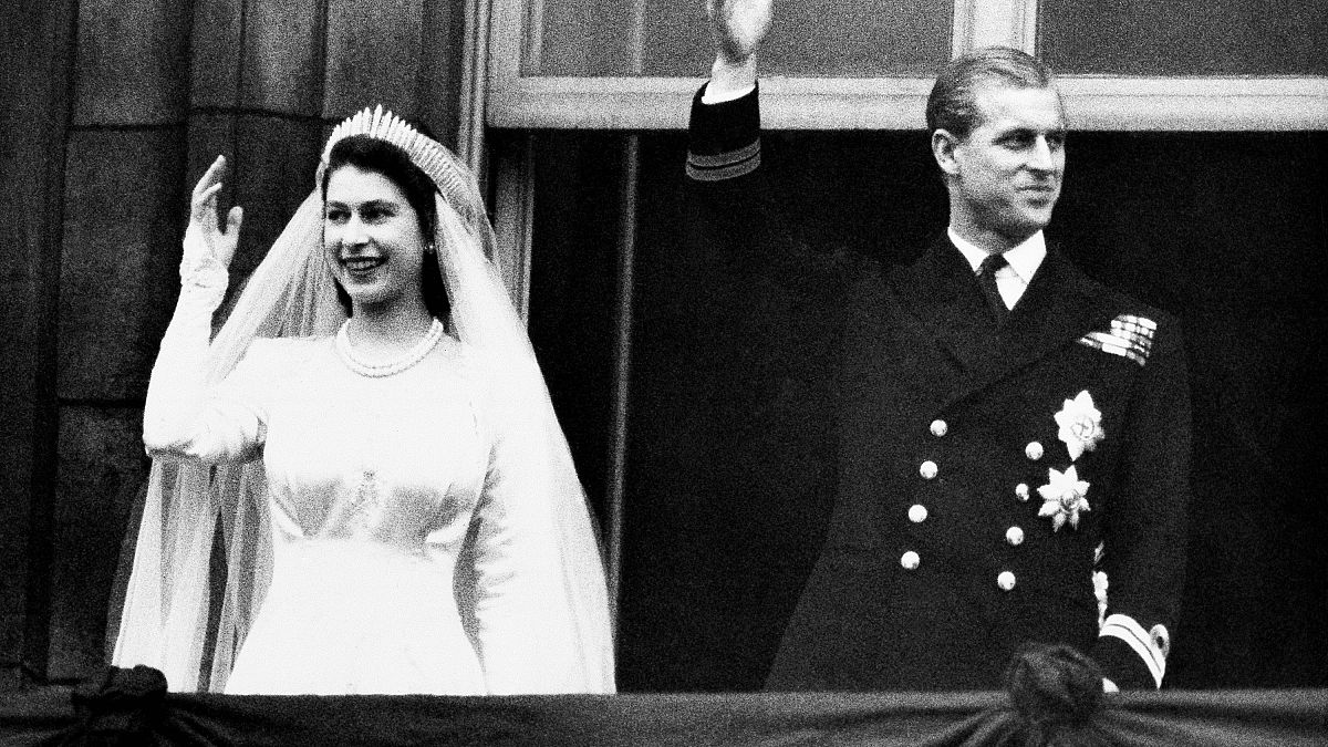 الأمير فيليب والملكة إليزابيث الثانية في زفافهما
