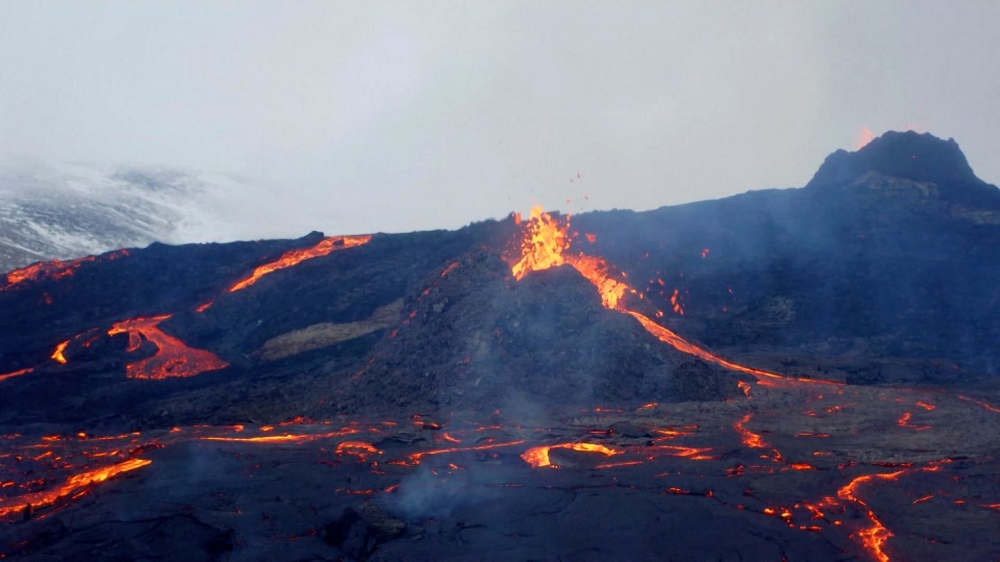 Volcanic Eruption And Gas From Iceland Volcano Euronews