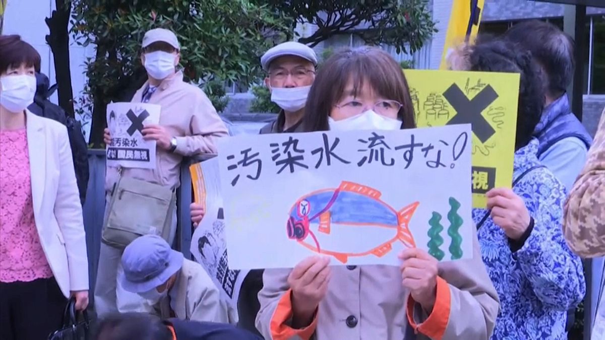 Colère après l'annonce du rejet en mer de l'eau stockée à Fukushima 