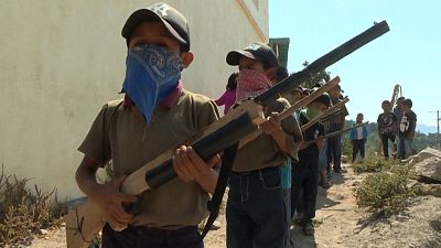 آموزش نظامی کودکان در مکزیک برای مقابله با باندهای تبهکار