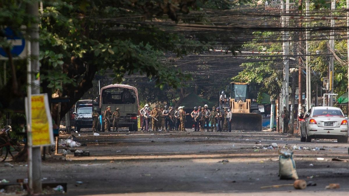 درگیری میان نیروهای امنیتی و معترضان در میانمار