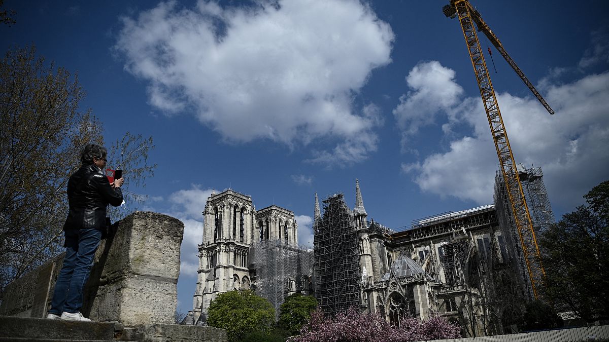 A catedral de Notre-Dame dois anos depois do incêndio