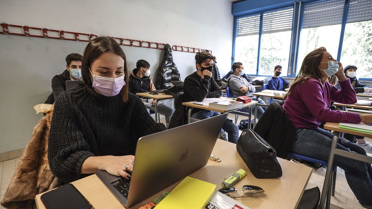 إيطاليا أغلقت المدارس لمدة 30 أسبوعا خلال عام بسبب فيروس كوفيد-19