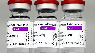 Az AstraZeneca oltóanyaga egy németországi oltóponton (illusztráció)