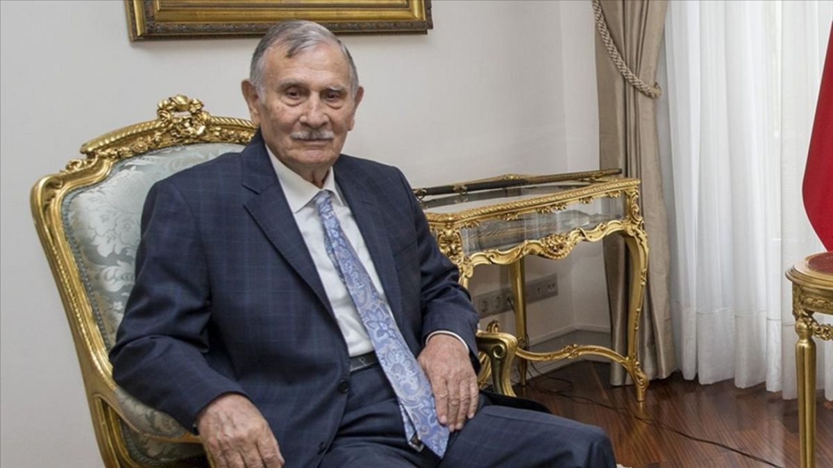 Anavatan Partisi'nin kurucu üyelerinden eski Başbakan Yıldırım Akbulut 1936 tarihinde Erzincan'da dünyaya gelmişti.