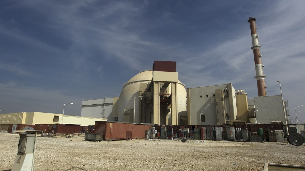 مبنى المفاعل في محطة بوشهر للطاقة النووية خارج مدينة بوشهر الجنوبية، إيران.