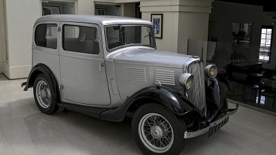 سيارة أوستن لعام 1935 التي استخدمها الأمير البريطاني فيليب أثناء تعيينه في سريلانكا كقائد بحري في البحرية الملكية.