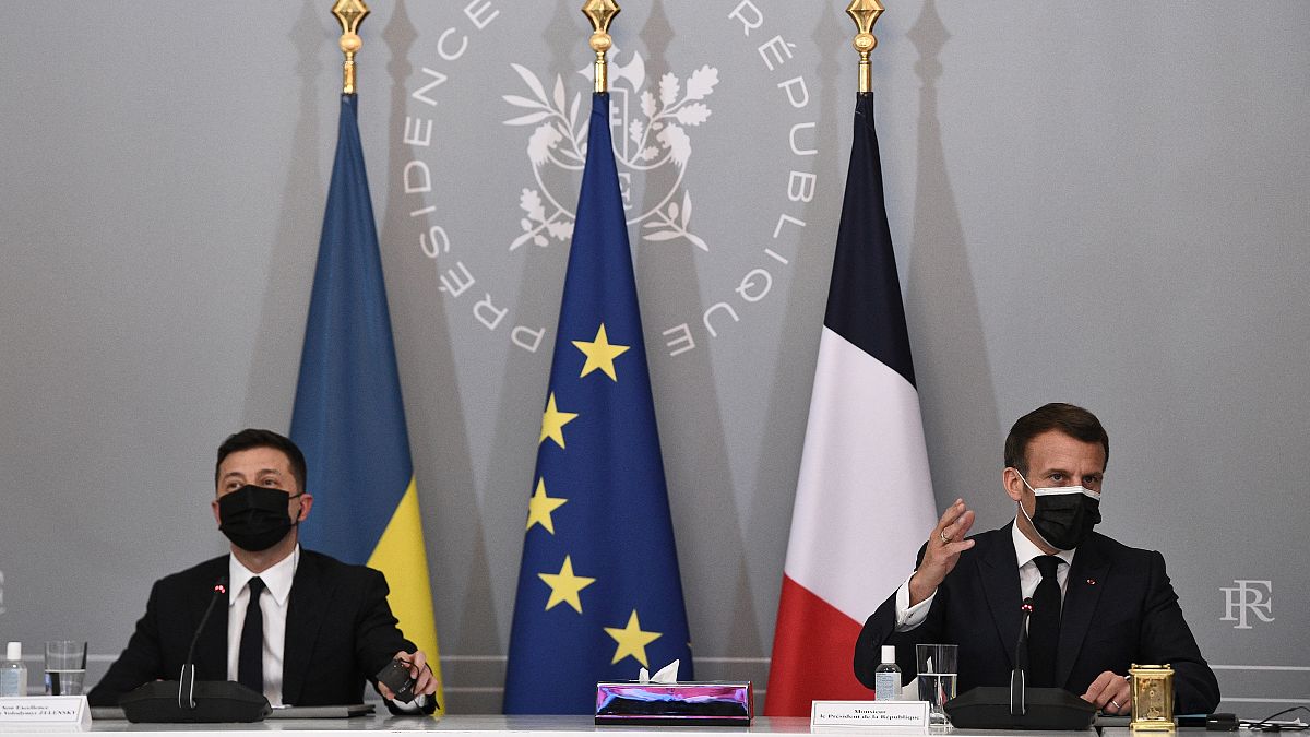 Ukrayna Devlet Başkanı Vladimir Zelenskiy ile Fransız mevkidaşı Emmanuel Macron 