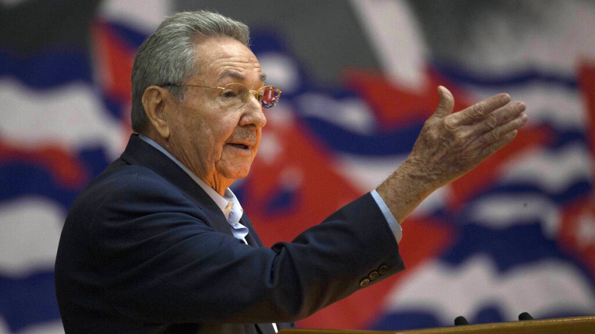 Raúl Castro geht: "Es lebe Fidel"