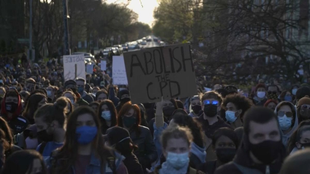 USA: két nagyvárosban is folyamatosak a tüntetések 