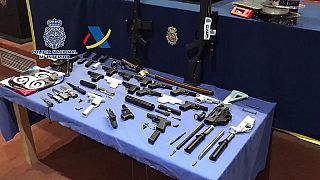  الشرطة الإسبانية تفكك ورشة عمل غير قانونية لتصنيع أسلحة بطابعات ثلاثية الأبعاد