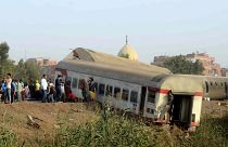 Le train a déraillé dimanche 18 avril au nord du Caire