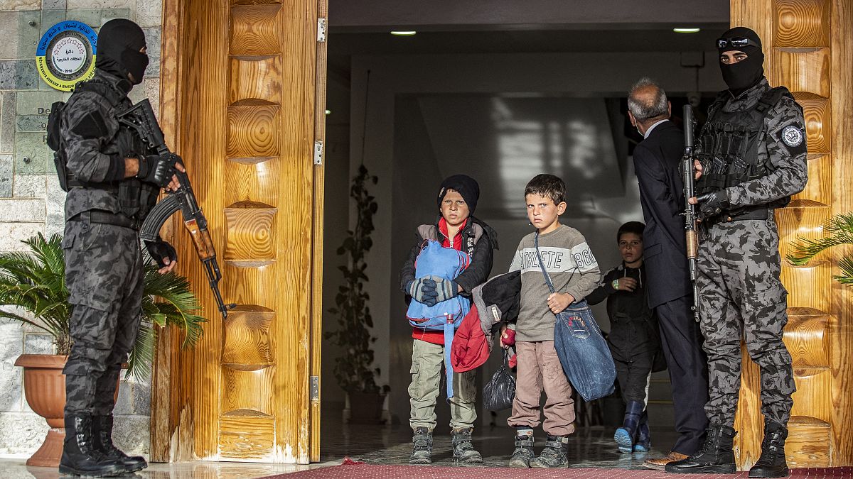 Дети перед репатриацией из Сирии в Россию 18 апреля 2021