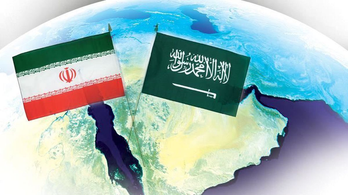 İran (sol) ve Suudi Arabistan bayrakları 