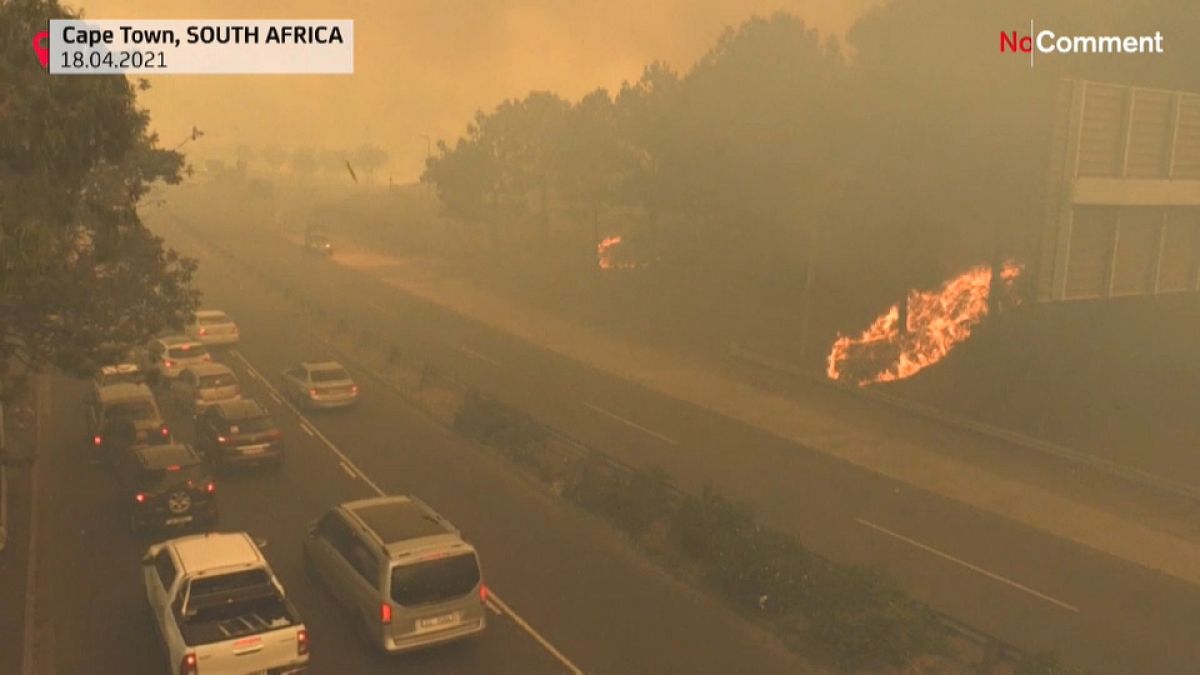 Νότια Αφρική: Μεγάλη πυρκαγιά στο Κειπ Τάουν