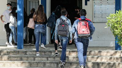 Escolas reabrem em Portugal