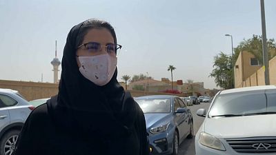 La activista saudí Loujain Alhathloul fue impulsora del derecho a las mujeres de conducir en Arabia Saudí.