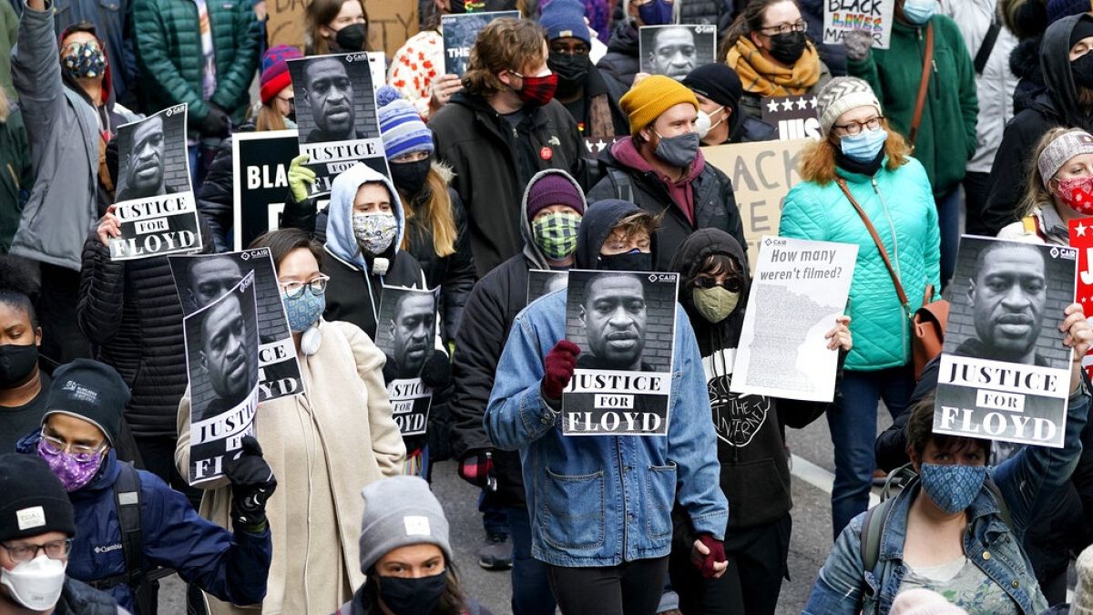 Tüntetés Minneapolis-ban április 19-én