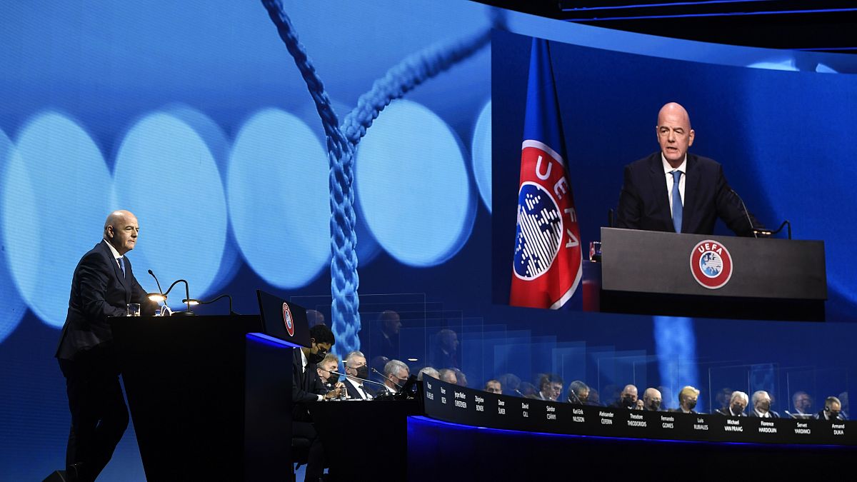 FIFA ve UEFA Başkanları Infantino ve Ceferin, 45. UEFA Kongresi'nde Avrupa Süper Ligi oluşumuna tepki gösterdi. 