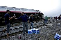 Mısır'da tren kazası alanında iftar vakti 