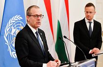 Szijjártó Péter külgazdasági és külügyminiszter és Hans Kluge, a WHO európai regionális igazgatója megbeszélésüket követően sajtótájékoztatót tart