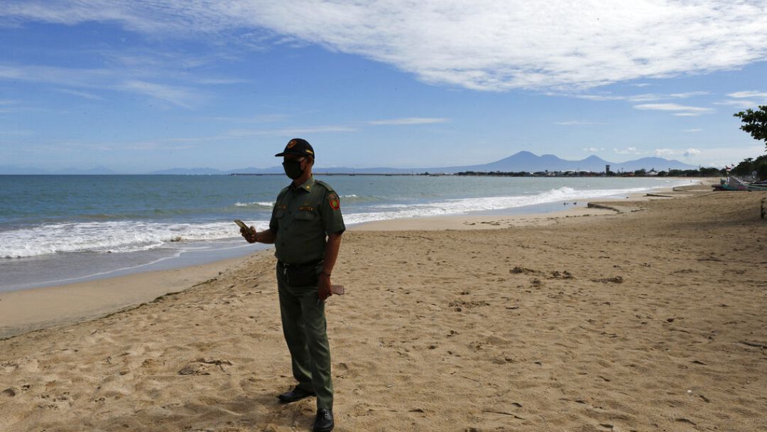 Indonesian Navy Hunts For Missing Submarine With 53 Aboard | Euronews