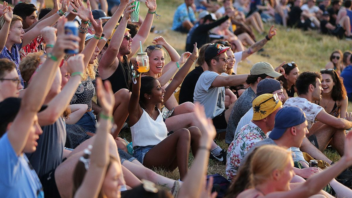 Résztvevők a 47. Glastonburyi Fesztiválon 2017. június 21-én