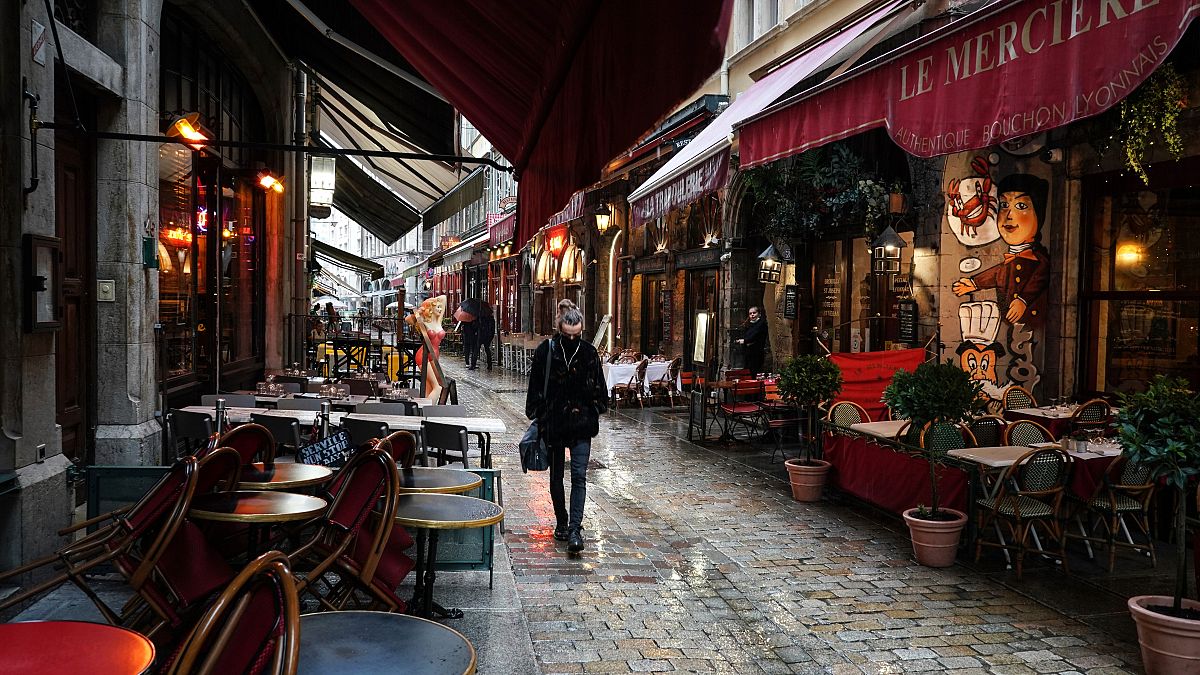 Archive - Une rue de Lyon en France et ses restaurants, le 2 octobre 2020