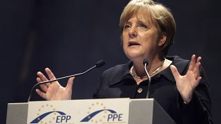 Les députés allemands donnent leur feu vert à Merkel pour de nouvelles restrictions anti-Covid-19 