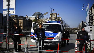 Polizei vor dem Reichstag in Berlin