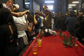 پلیس سائوپائولو به یک بار زیرزمینی با بیش از ۱۰۰ مشتری حمله کرد