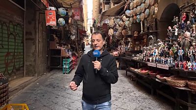 Covid-19 à Naples : une tradition séculaire "à vendre"