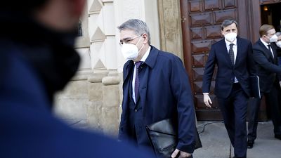 Посол России в Чехии Александр Змеевский покидает здание МИД республики