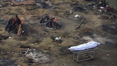 Verbrennung von Covid-19-Todesopfern in Neu-Delhi